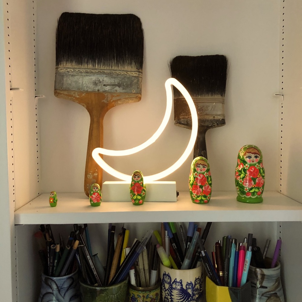 Neon moon lamp